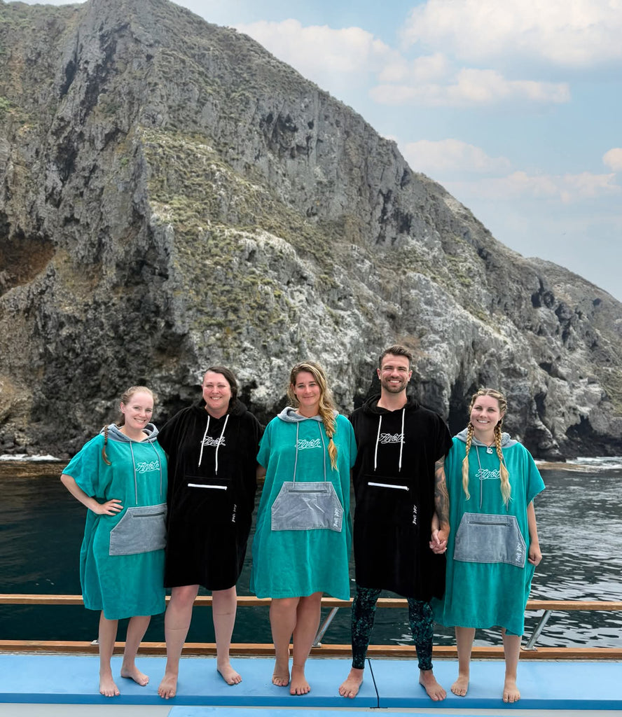 Finfolk Swim Team Teal Changing Poncho
