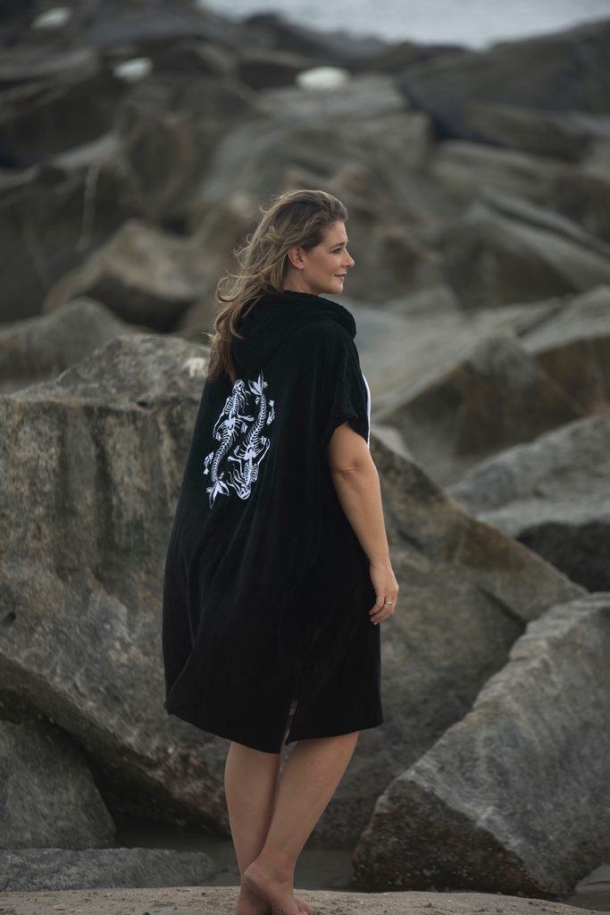 Finfolk Deadly Depths Black Changing Poncho