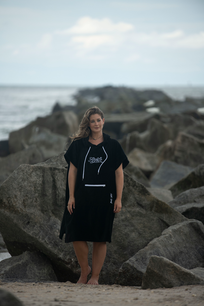 Finfolk Deadly Depths Black Changing Poncho