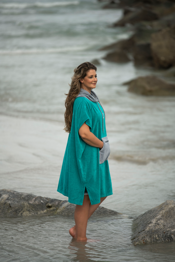 Finfolk Swim Team Teal Changing Poncho