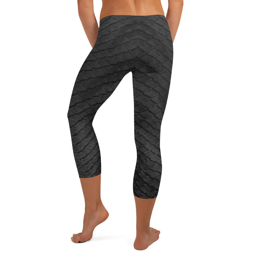 Obsidian Scale Capri Leggings