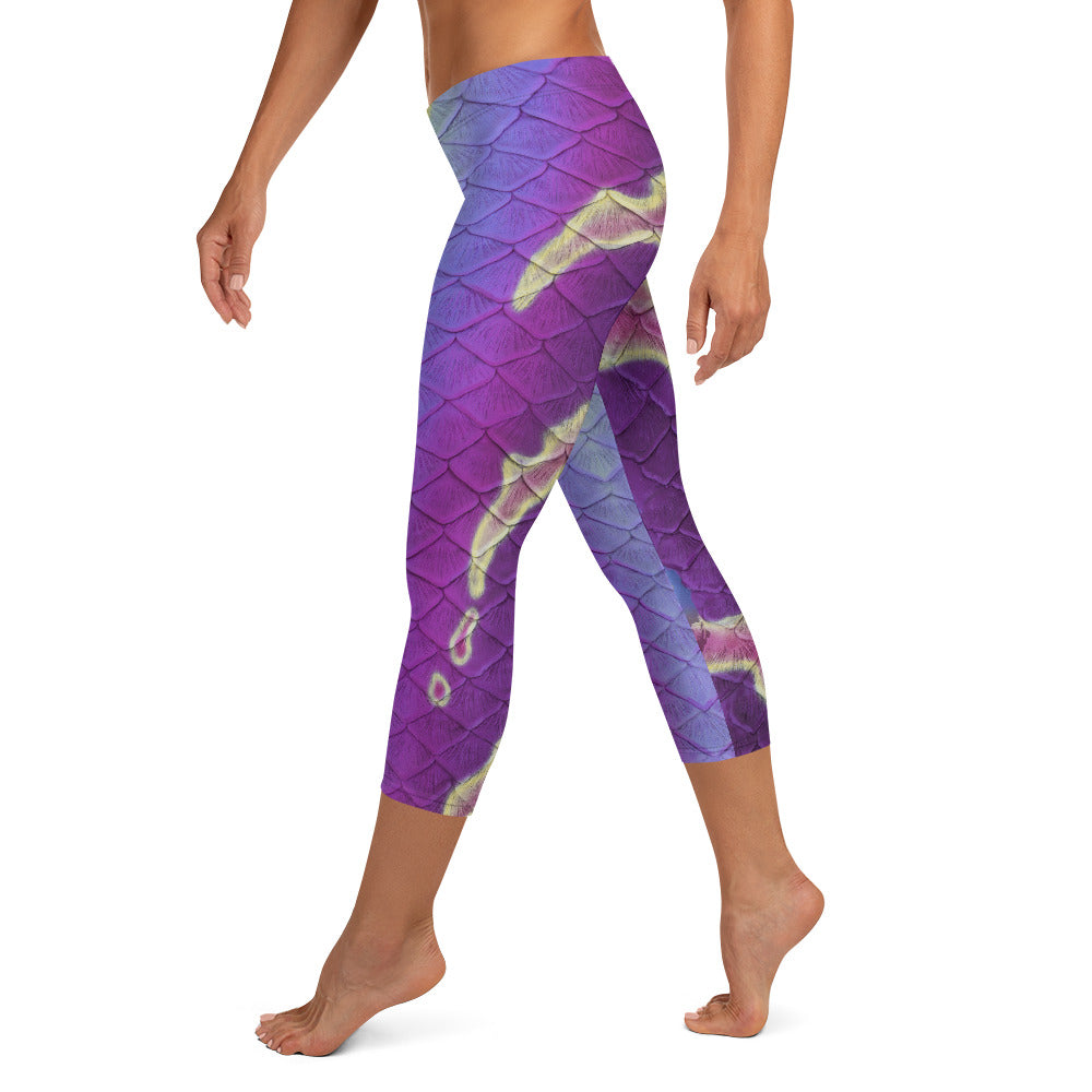 Unseelie Court Capri Leggings