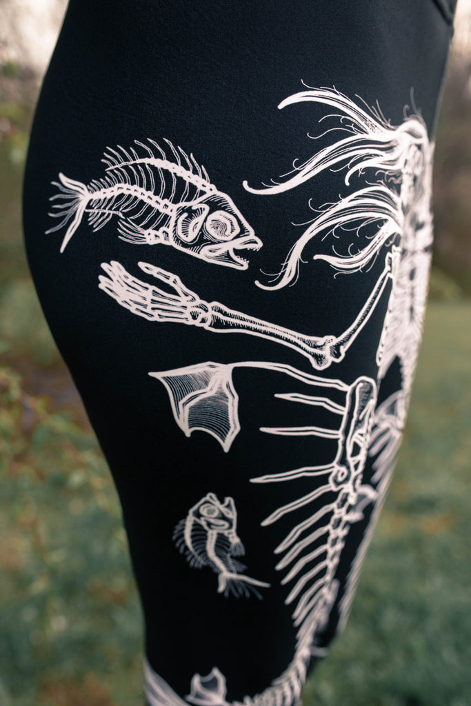 The Deadly Depths Leggings